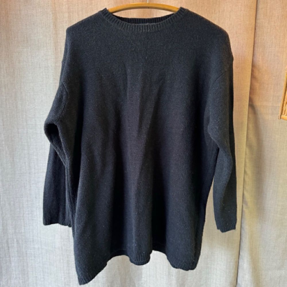 LIMITED black sweater - L